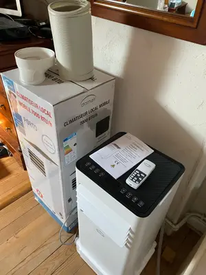 Clim portable comme neuve, utilisée 12 jours, avec boîte et facture - Miniature 3