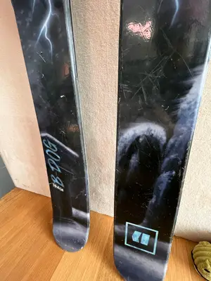 Skis Armada BDog 94 de 164 cm avec fixations Look Pivot 13 2.0 - Miniature 4