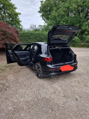 VOLKSWAGEN GOLF 8 GTD 200ch

Noir

Equipements principaux :
- Fermeture centralisée et surcondamnati - Miniature 2