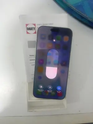 iPhone 17 Pro Max blanc 256 Go avec facture, chargeur et boîte - Miniature 4