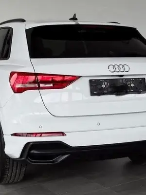 Audi Q3 1.5 TFSI S line, couleur blanche