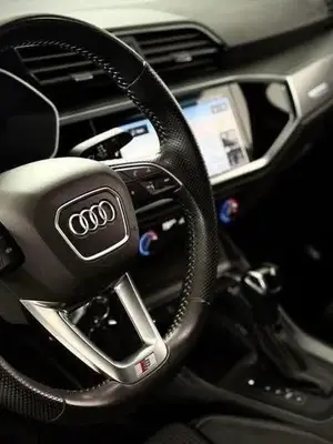 Audi Q3 1.5 TFSI S line, couleur blanche - Miniature 4
