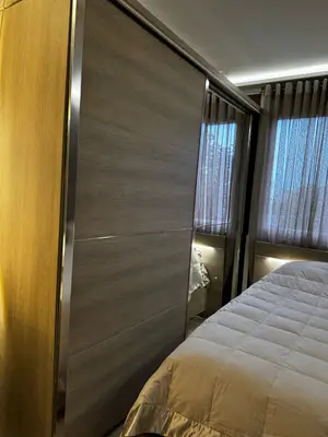 Meubles de chambre à coucher beau et confortable +33 7 71 43 64 41 - Miniature 2