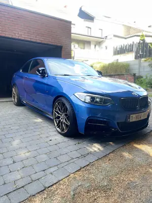 BMW M235i F22 2015 Bleu Estoril, boîte auto ZF8 et pack M Perf - Miniature 5