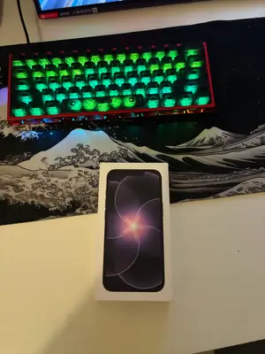 iPhone 17e très bon état, batterie 100%