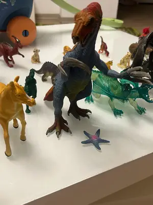 Lot de figurines dinosaures en très bon état, vendues complètes - Miniature 4