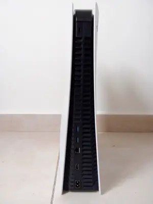 PS5 Standard en très bon état - Miniature 5