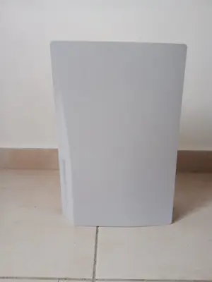 PS5 Standard en très bon état - Miniature 2