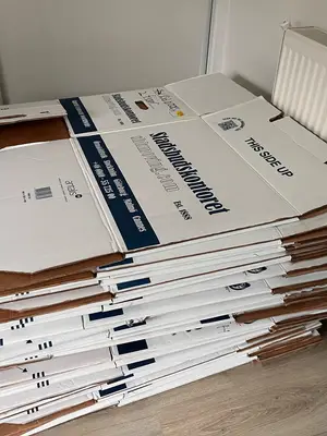 80 cartons de déménagement gratuits - très bon état - Miniature 2