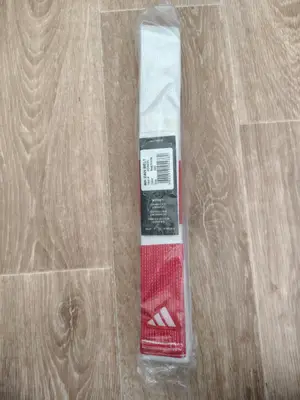 Ceinture de Judo Blanche-Rouge 8ème Dan + Ceinture Noire offerte