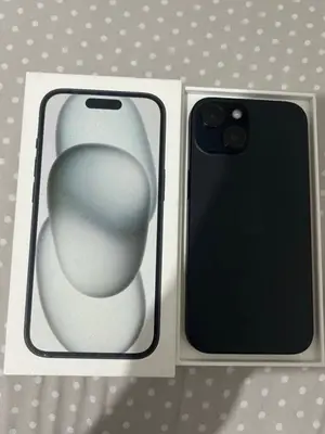iPhone 15 état neuf, batterie 100% - Miniature 2