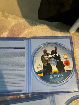PS4 Slim + 3 manettes + 7 jeux - 300€ - Miniature 5