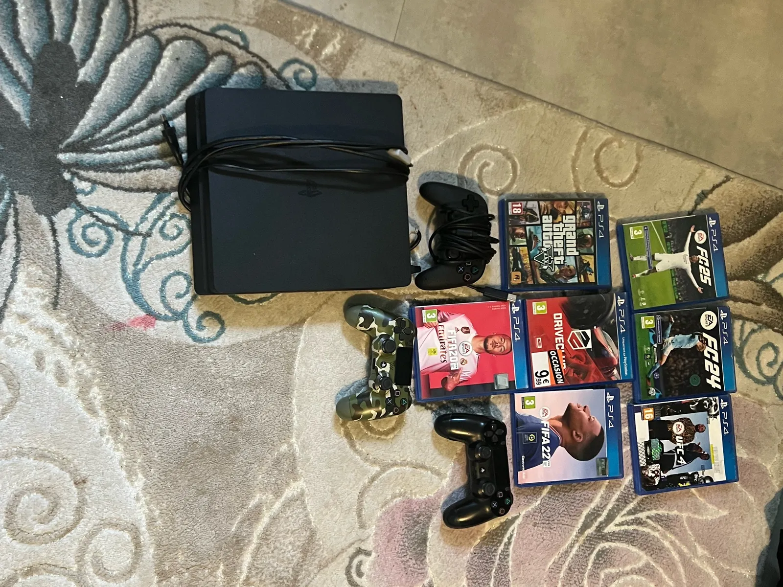 PS4 Slim + 3 manettes + 7 jeux - 300€ - Photo 1