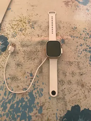 Montre connectée en très bon état - Miniature 2