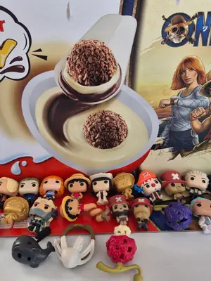 Funko Kinder Joy One Piece dernière collection avec emballage d'origine