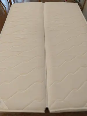 Matelas une place et demie pour clic-clac, comme neuf.Prix négociable et possibilité de livraison. - Miniature 3