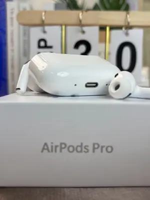 AirPods Pro 3 neufs avec boîte et accessoires, prix négociable - Miniature 3