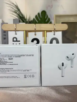 AirPods Pro 3 neufs avec boîte et accessoires, prix négociable - Miniature 5