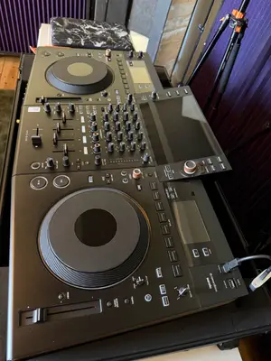 Pioneer DJ OPUS-QUAD + Flight Case - Excellent état - Miniature 3