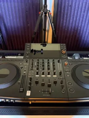 Pioneer DJ OPUS-QUAD + Flight Case - Excellent état - Miniature 4