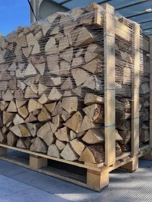 Bois de chauffage sec en bûches de 33 cm — 95 € le stère - Miniature 2