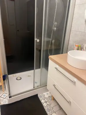 Chambre meublée en colocation féminine, très bon état, lumineuse - Miniature 5