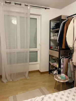 Chambre meublée en colocation féminine, très bon état, lumineuse - Miniature 4