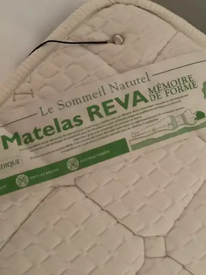 Lit électrique avec télécommande .  Matelas 200x80x65cm mémoire de forme