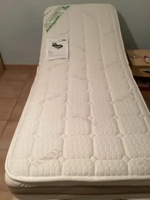 Lit électrique 80x200cm avec matelas et télécommande