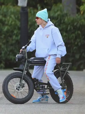 Vélo électrique SUPER73 avec gros pneus, freins à disque et éclairage LED - Miniature 3