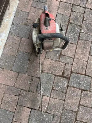 Tronçonneuse Stihl ancienne - Pour pièces ou réparation - Miniature 2