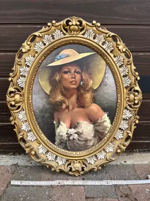 Tableau ancien - Portrait de femme, cadre doré ouvragé - Miniature 2