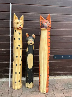 Lot de 3 statues de chats en bois décoratives