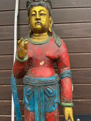 Statue bois polychrome Guanyin - Déesse asiatique - Miniature 2