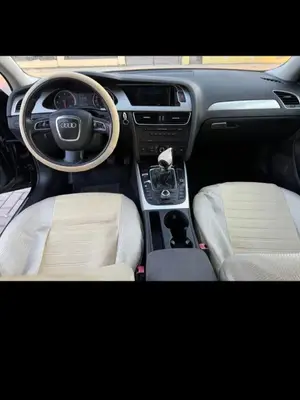 Audi A4 2.0 TDI 143ch S-line 2009 - 240 000 km - Miniature 2