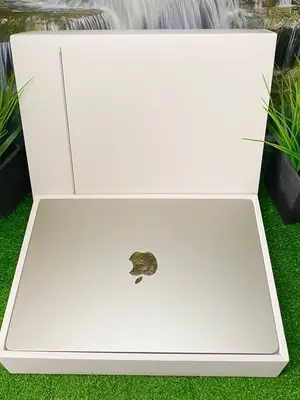 MacBook Air 13,6" M2 2022 - Comme neuf, 8Go/256Go