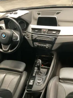 BMW X1 xDrive 18d xLine - Miniature 2