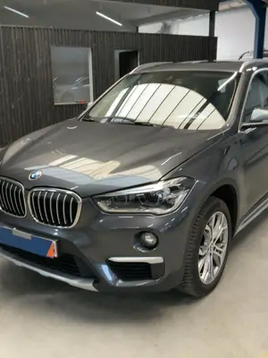 BMW X1 xDrive 18d xLine - Miniature 4