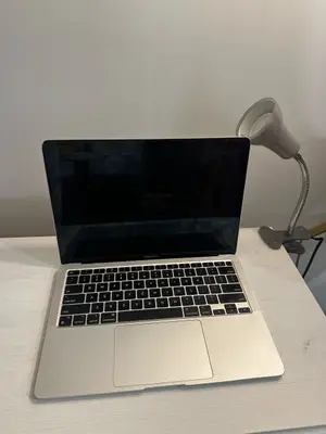 MacBook Air M1 2020 - 8 Go RAM 256 Go SSD - Pour réparation