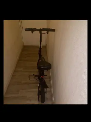 Vélo électrique UrbanGlide 140 Bike noir d’occasion avec chargeur inclus