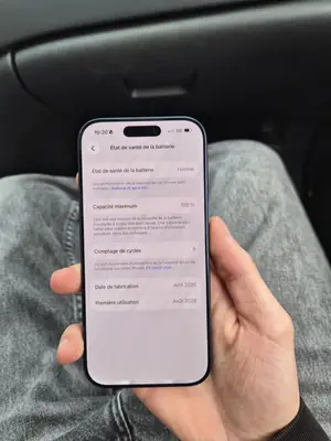 iPhone 17 Pro bleu 256 Go en état parfait, batterie 100 %, accessoires - Miniature 2