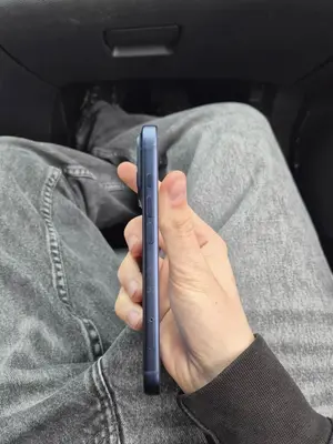 iPhone 17 Pro bleu 256 Go en état parfait, batterie 100 %, accessoires - Miniature 5