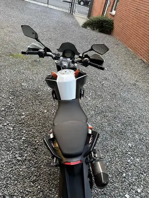 KTM Duke 390 2013 - 7900km - Comme neuve - Miniature 5