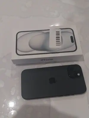 iPhone 15 comme neuf - 1 mois d'utilisation - Miniature 2
