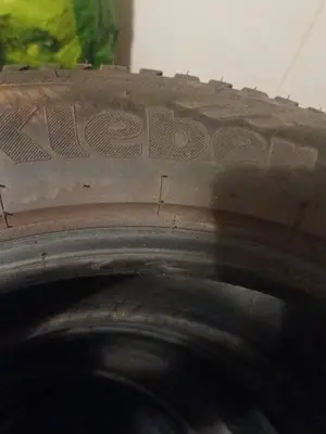 Pneus toutes saisons 255/55 R18 comme neufs - Miniature 2