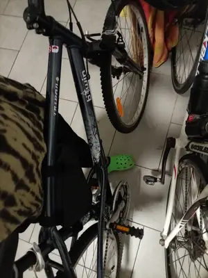 Vélo B'Twin très peu utilisé, en état neuf - Miniature 2