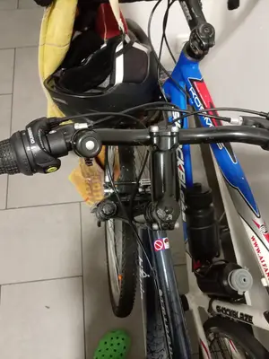 Vélo B'Twin très peu utilisé, en état neuf - Miniature 3