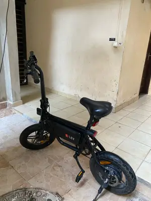 Vélo électrique noir avec batterie neuve - Miniature 2