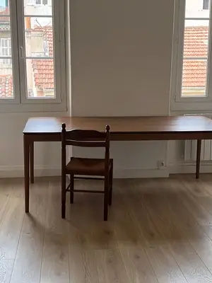 Table en bois pour 8 personnes