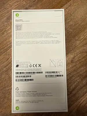 iPhone 18 Pro Max avec boîte sous blister et garantie - Miniature 2